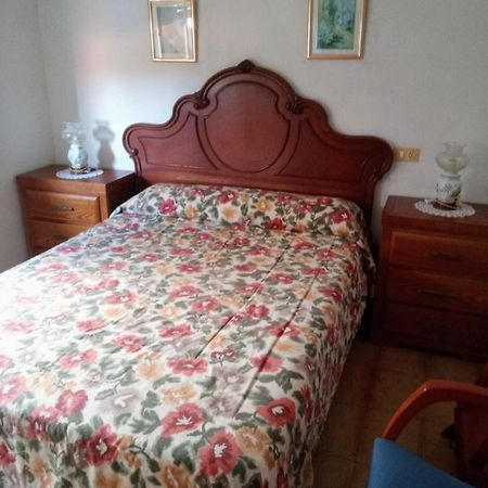 Apartmán Atico Con Terraza O Grove Exteriér fotografie